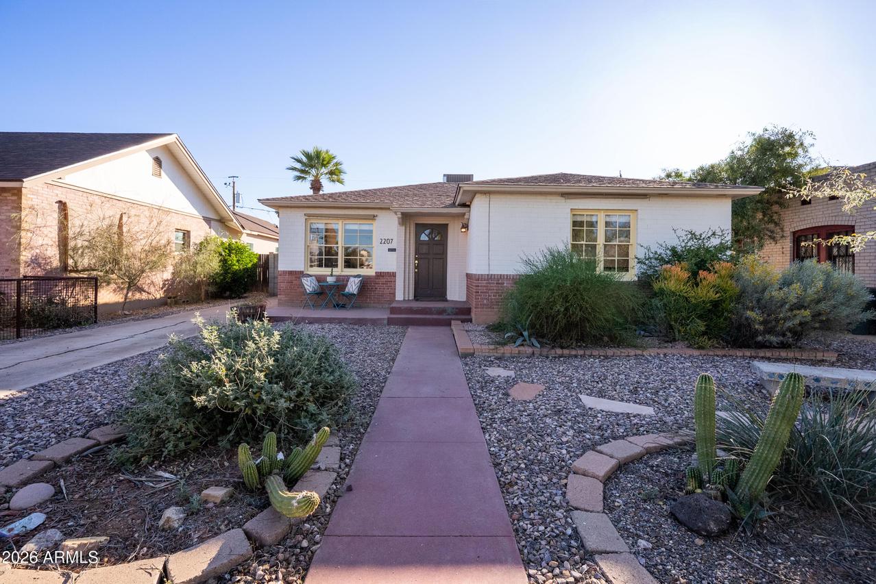 2207 N Edgemere St., Phoenix, AZ 85006