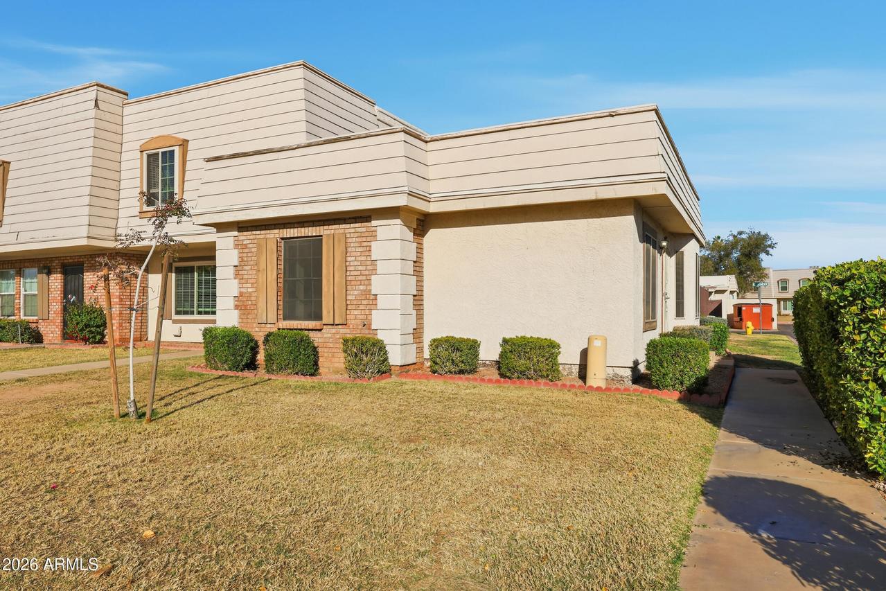 1033 E Bendix Dr., Tempe, AZ 85283