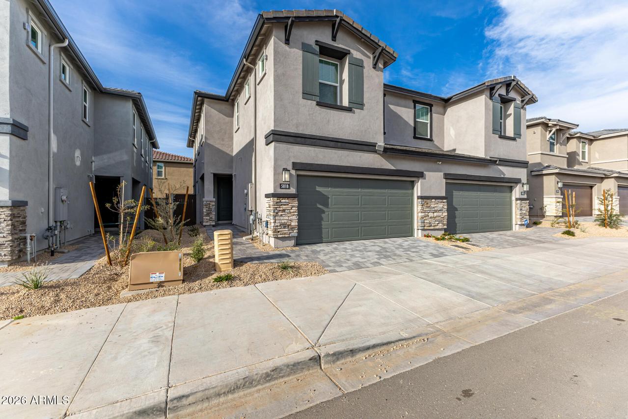 5818 E Zachary Dr., Phoenix, AZ 85054