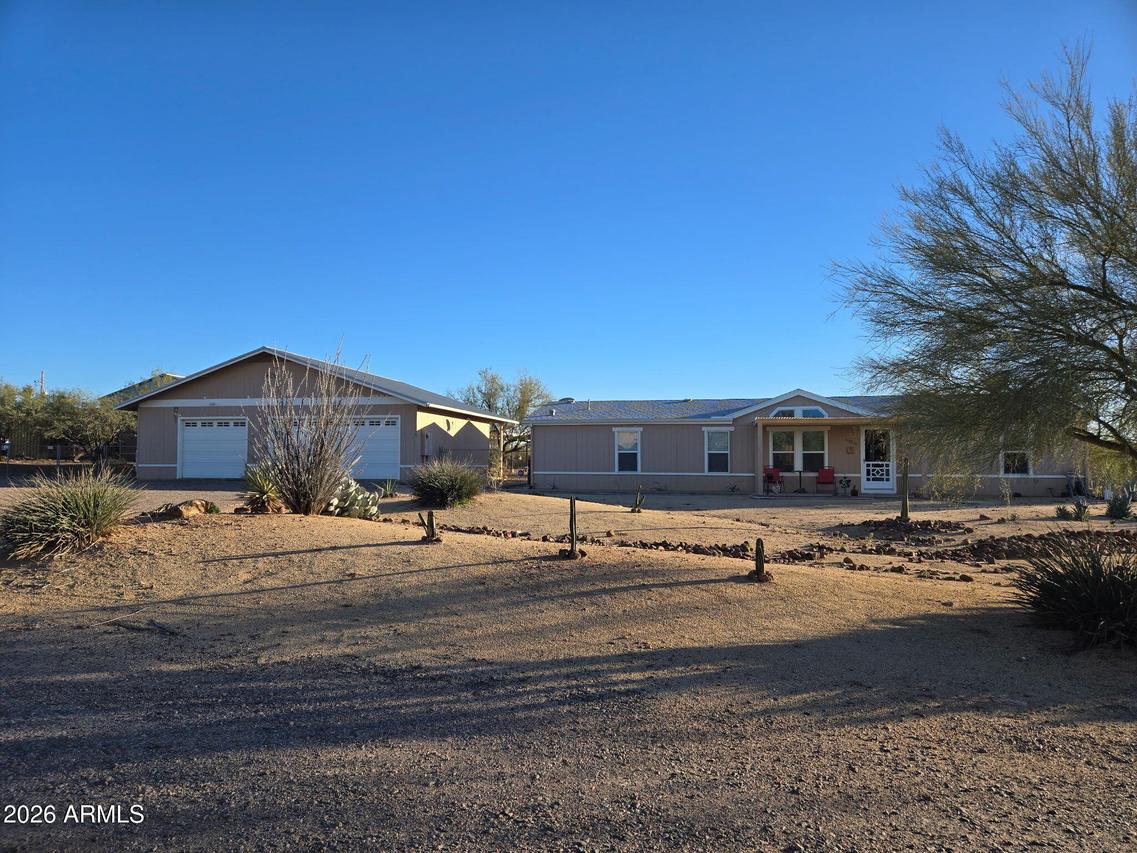 45219 N 12th St., New River, AZ 85087