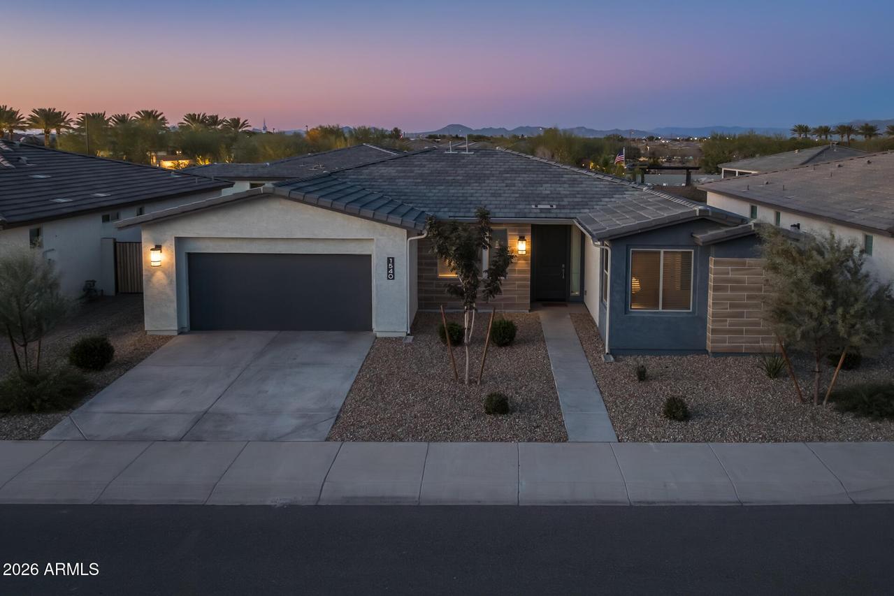 1540 W Desert Spoon Dr., San Tan Valley, AZ 85140