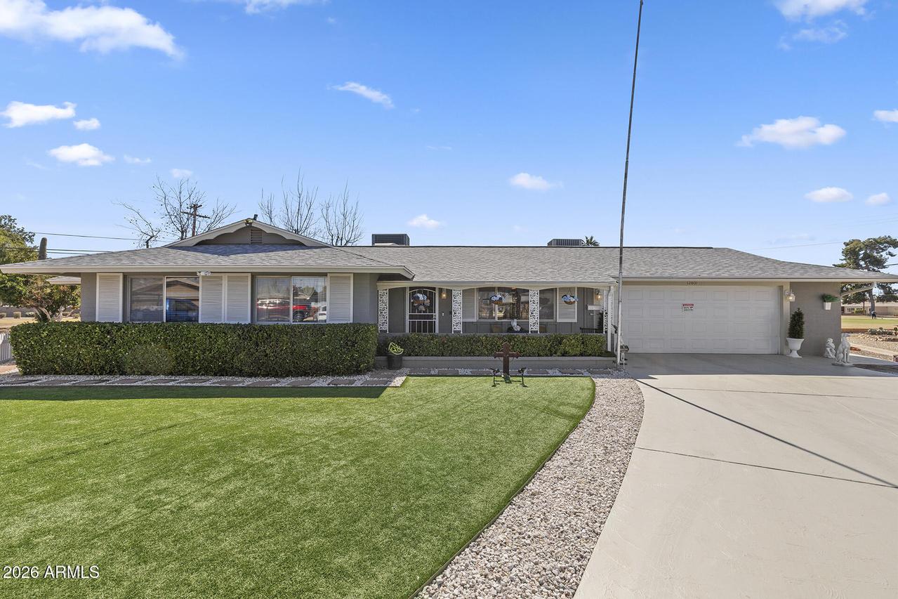 12801 N Lake Dr., Sun City, AZ 85351