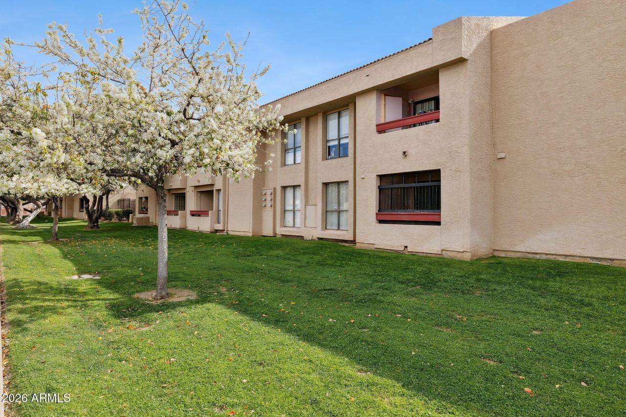 3131 W Cochise Dr. #202, Phoenix, AZ 85051