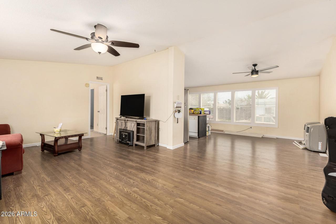 3521 W Lone Cactus Dr., Glendale, AZ 85308