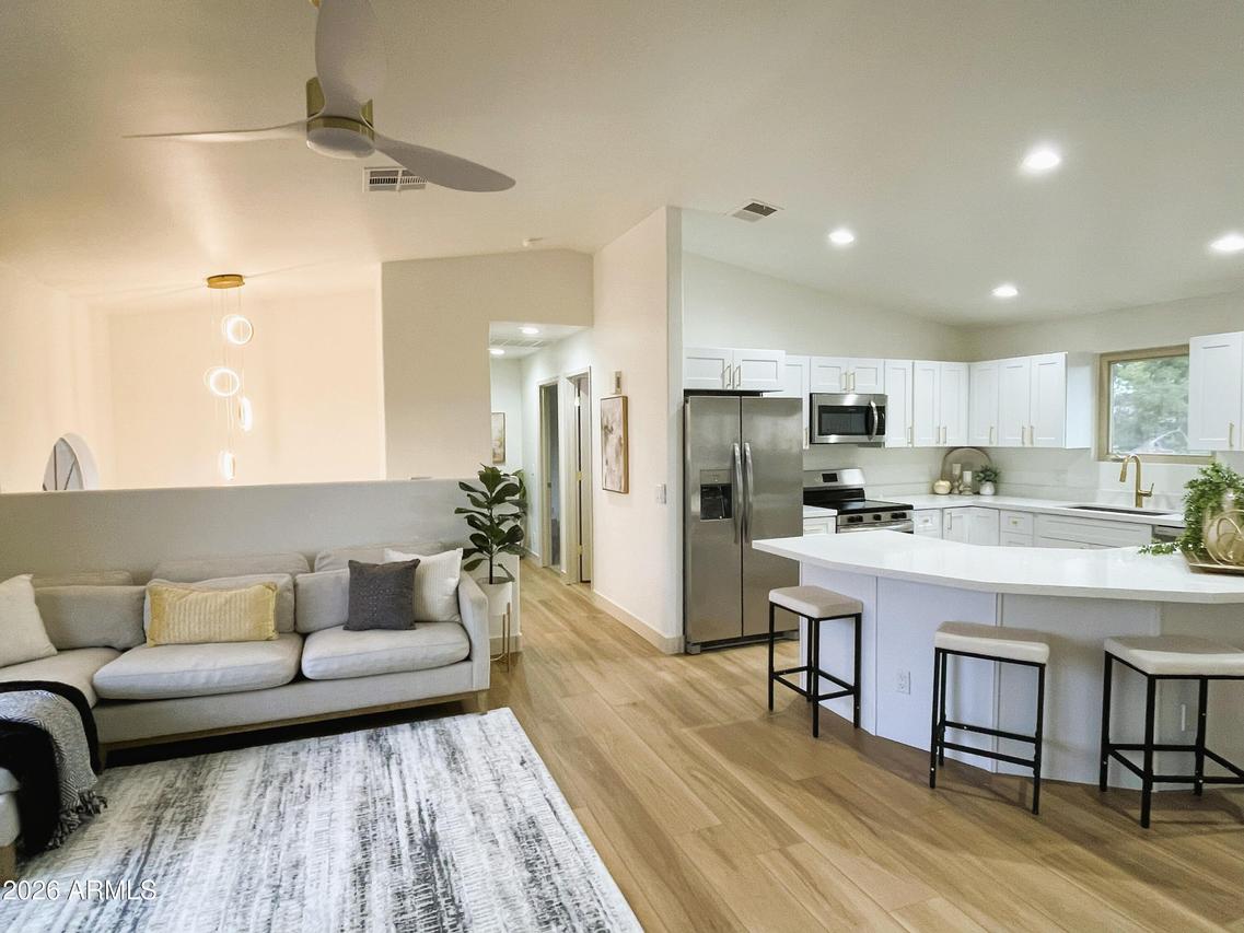 7259 E Glencove St., Mesa, AZ 85207