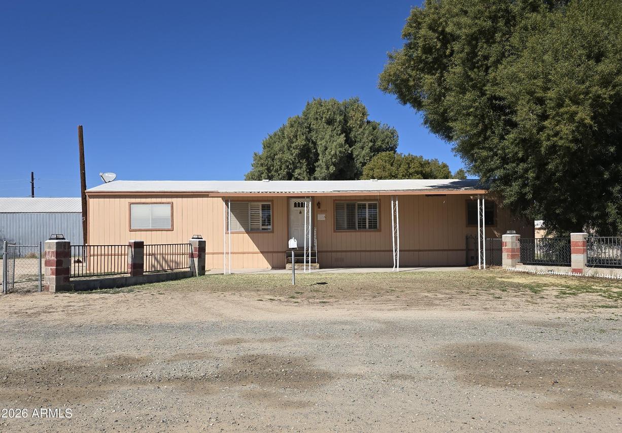 70935 Date Ave., Wenden, AZ 85357