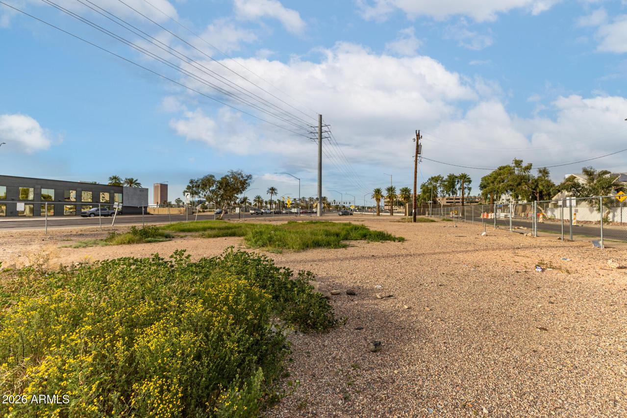 1125 N 7th St. #-, Phoenix, AZ 85006