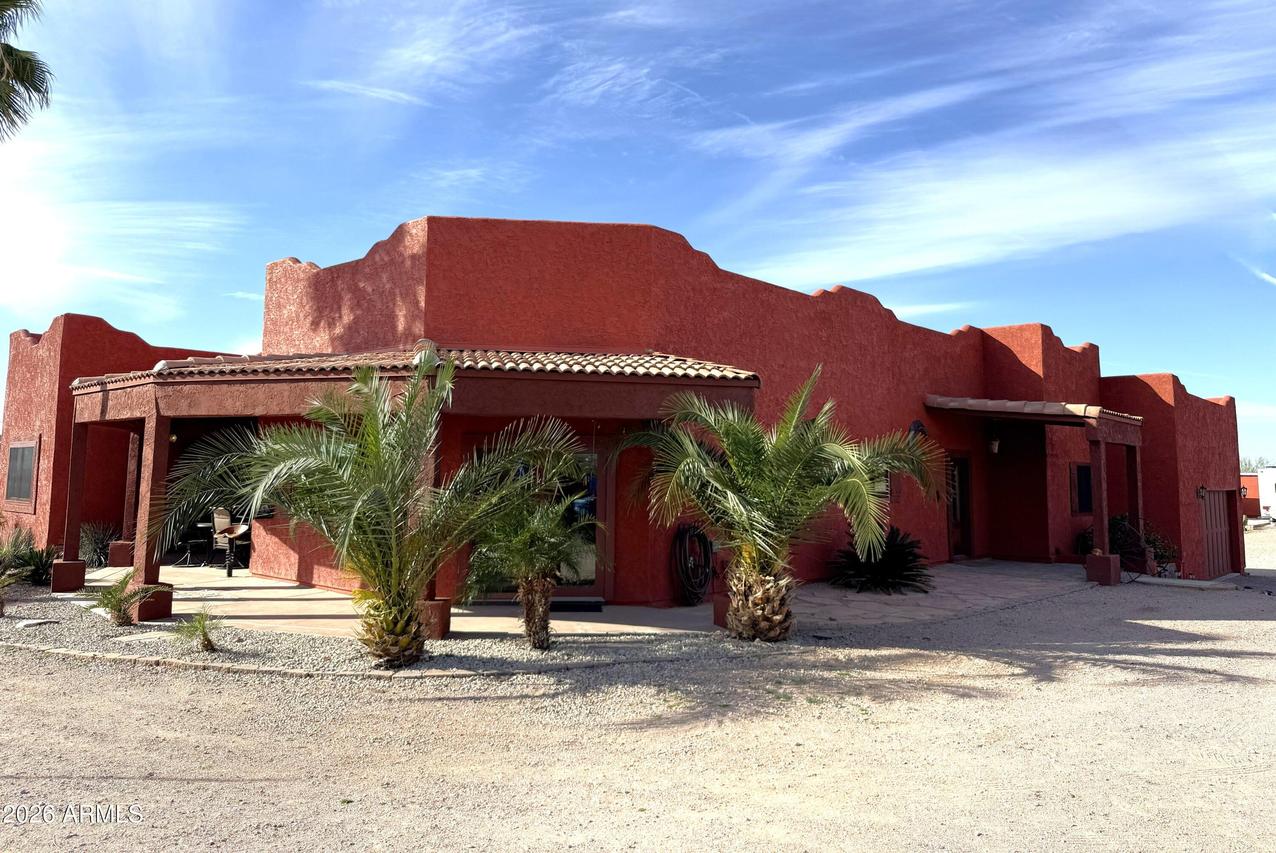 318 S Goldfield Rd., Apache Junction, AZ 85119