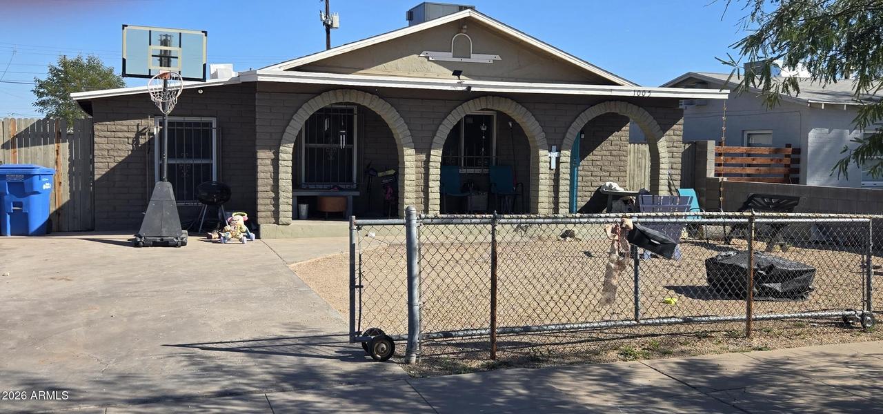 1005 S 2nd St., Phoenix, AZ 85004