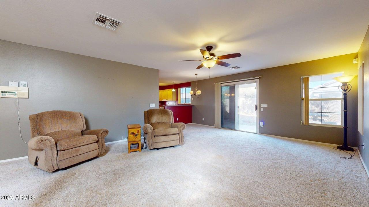 11218 W Calle De La Luna, Phoenix, AZ 85037