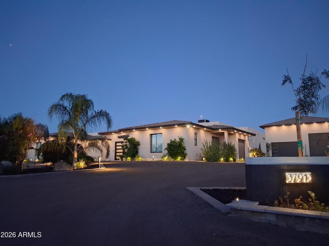 37913 N 14th Ave., Phoenix, AZ 85086