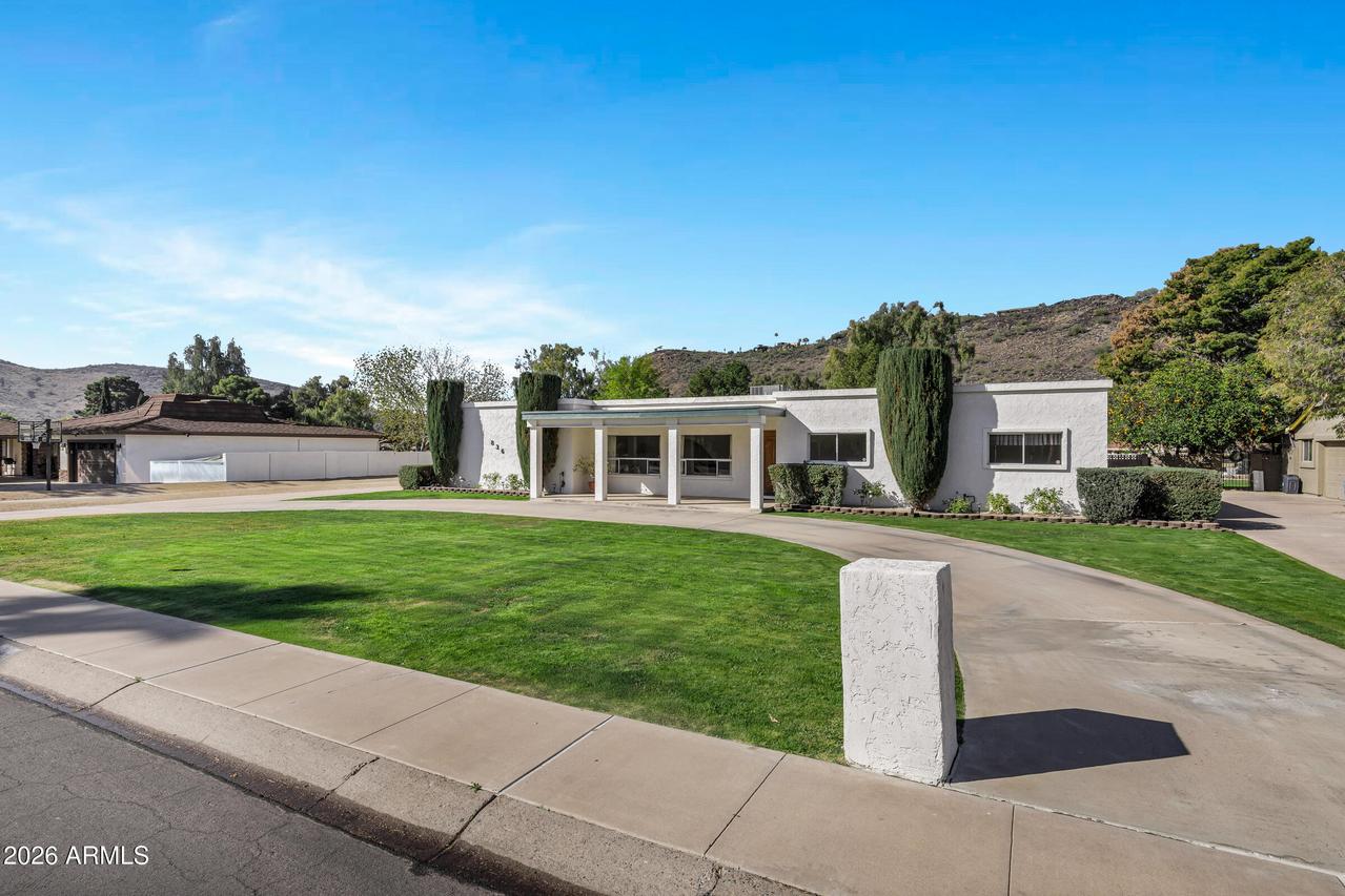 836 W Moon Valley Dr., Phoenix, AZ 85023