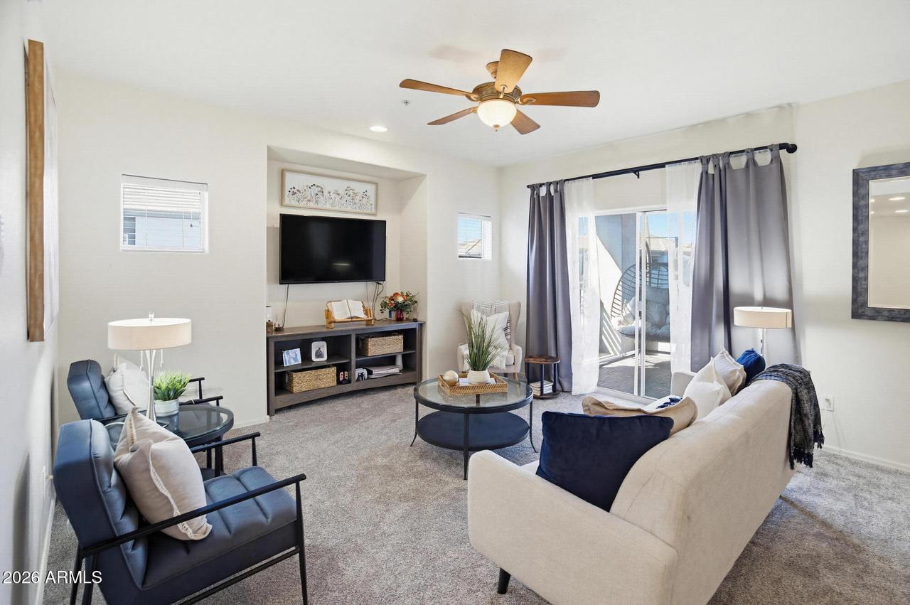 7401 W Arrowhead Clubhouse Dr. #2040, Glendale, AZ 85308