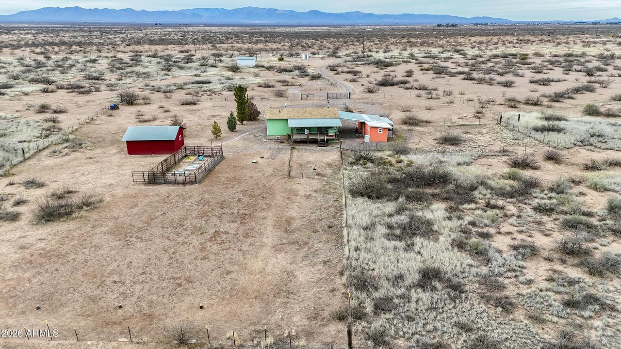 6557 N Kings Hwy., Douglas, AZ 85607