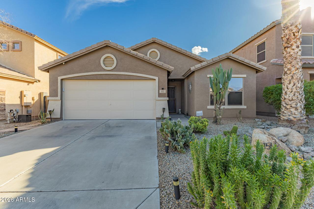 157 W Saddle Way, San Tan Valley, AZ 85143
