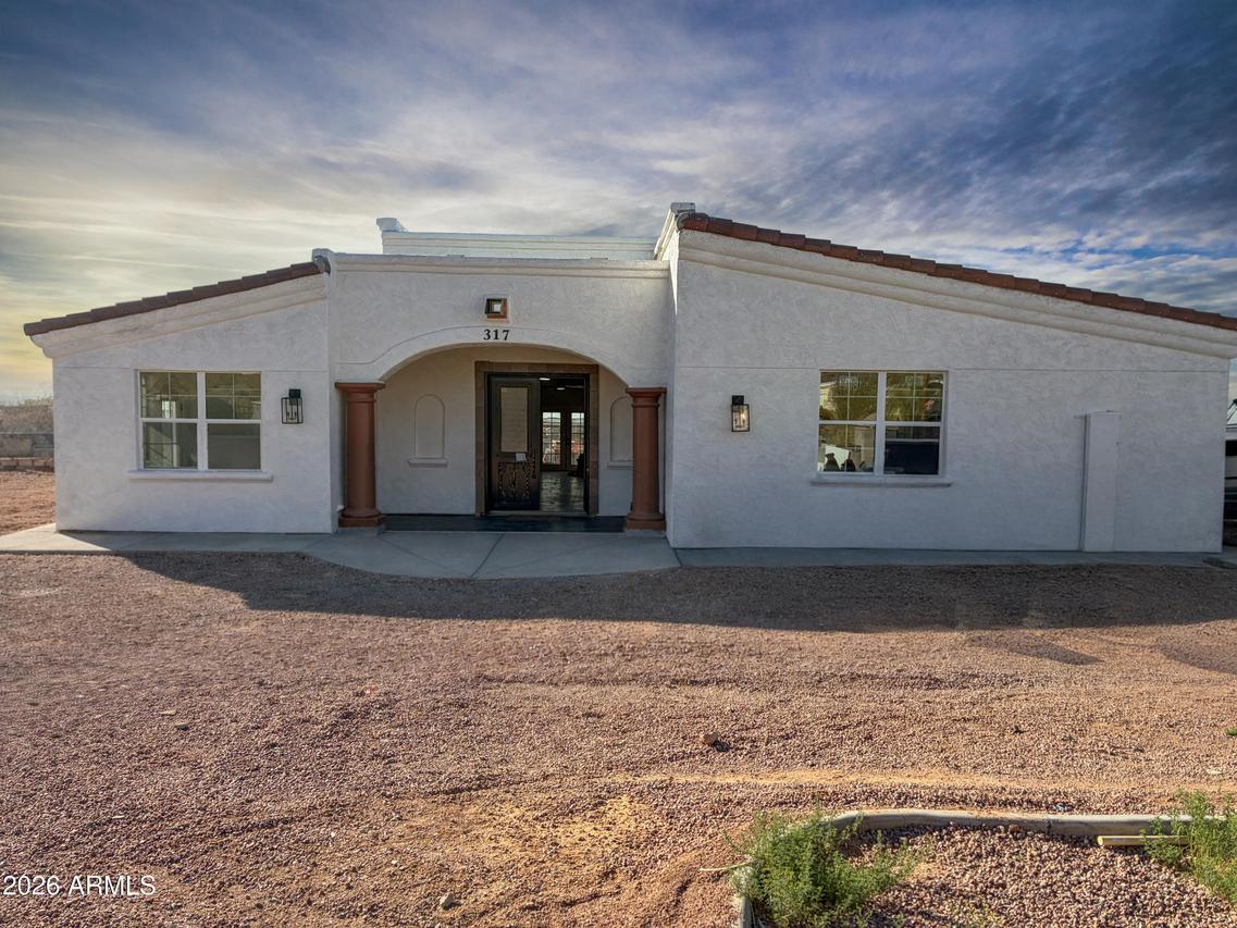 317 W Frontier St., Apache Junction, AZ 85120