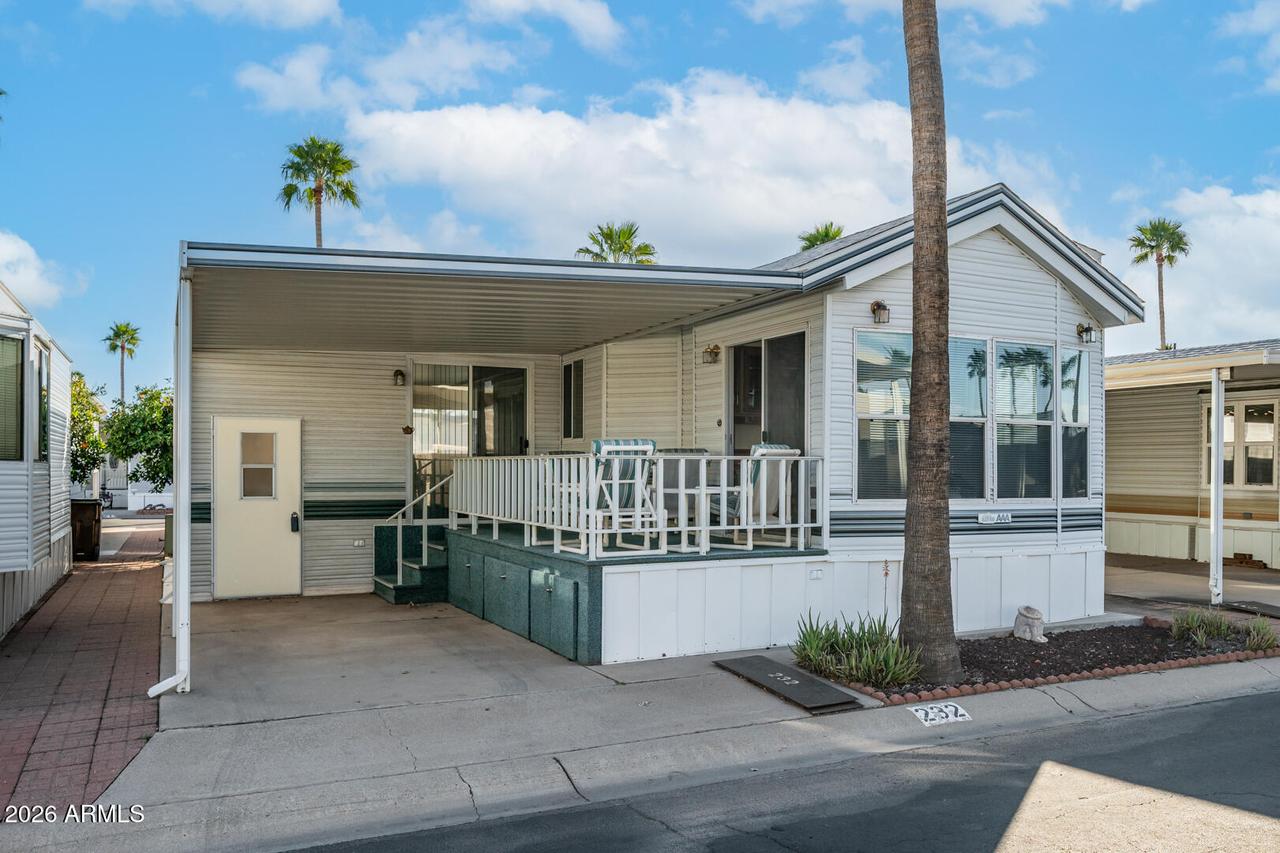 232 Aquamarine Dr., Apache Junction, AZ 85119