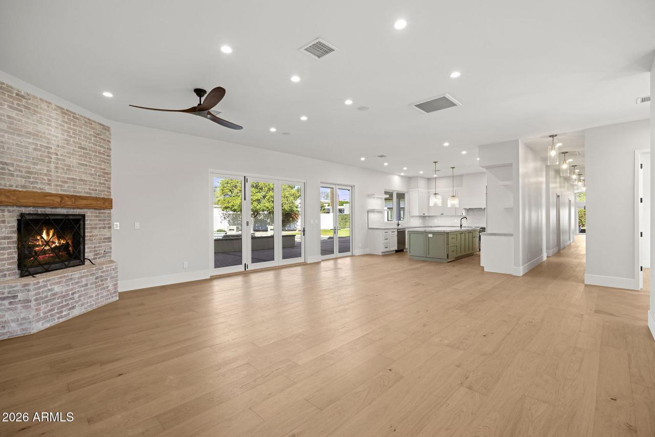4030 N 54th Pl., Phoenix, AZ 85018