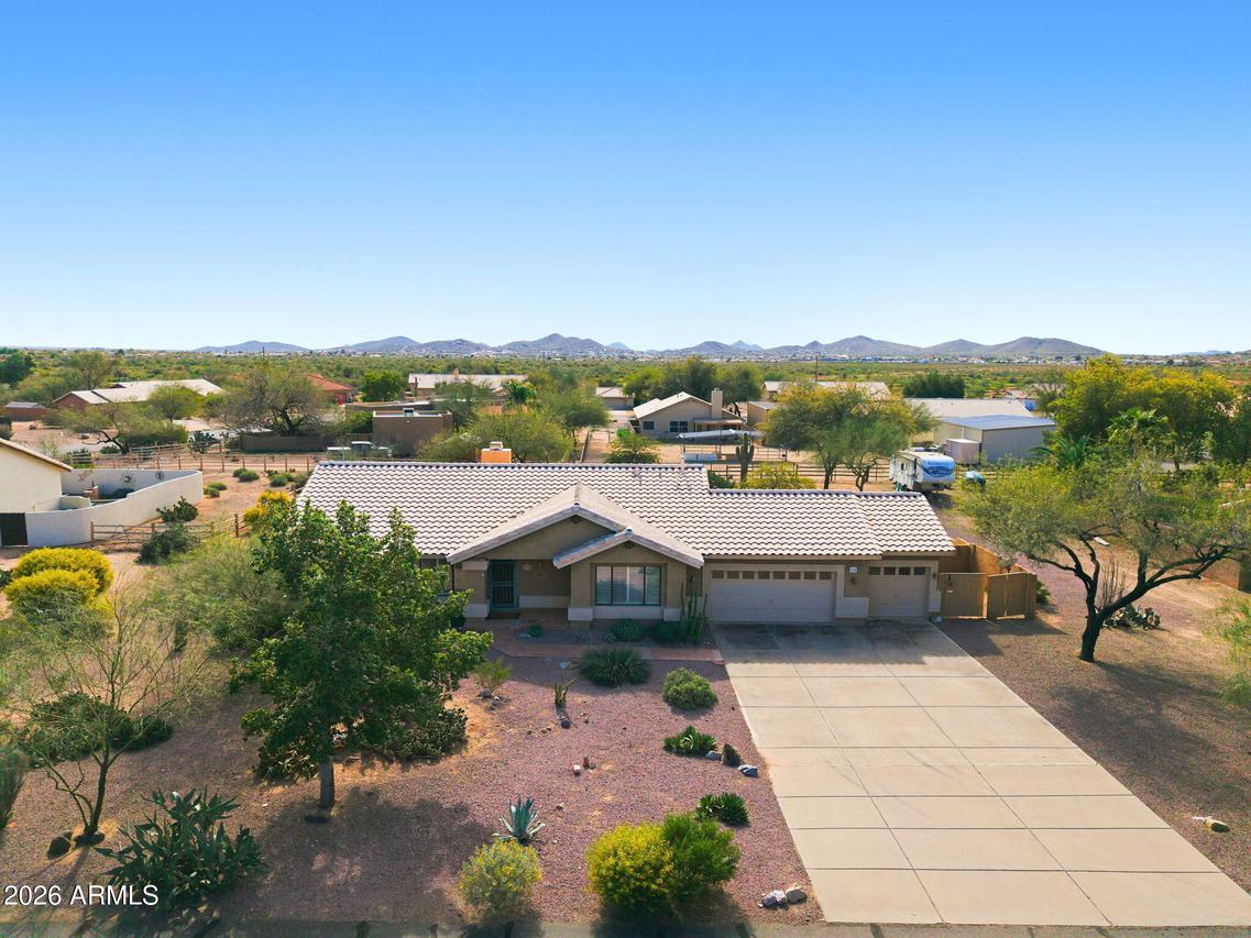 125 E Blue Eagle Ln., Phoenix, AZ 85086