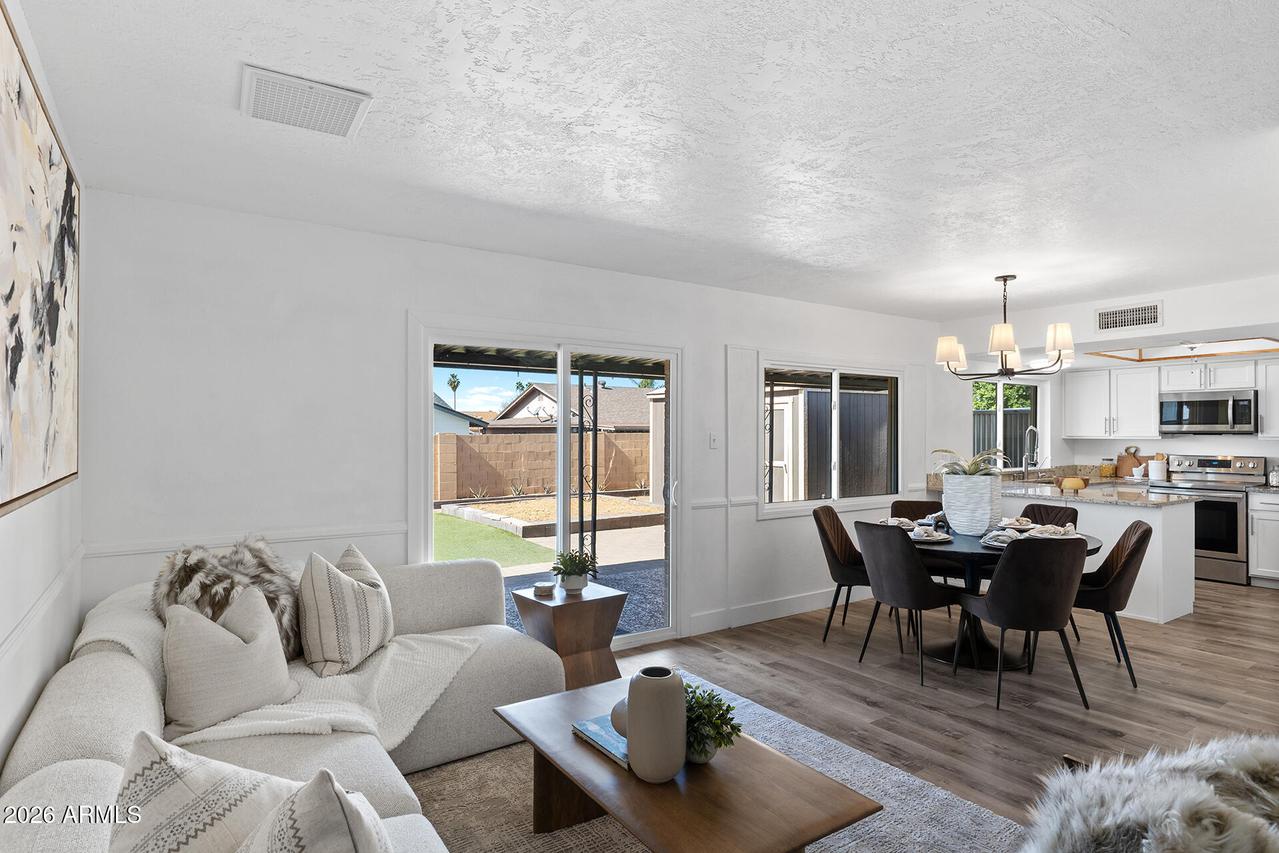 11002 N 39th Ave., Phoenix, AZ 85029