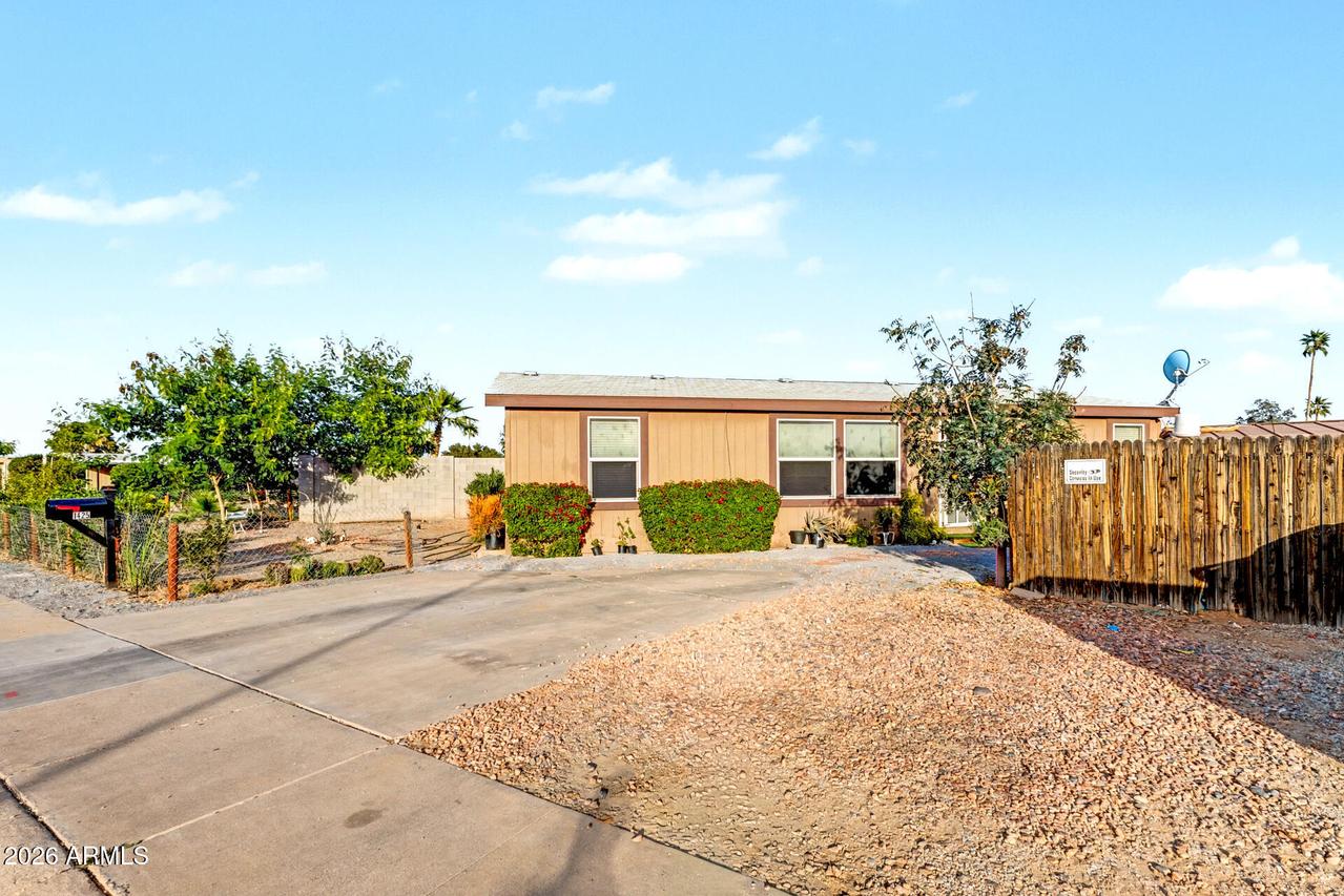 1425 N Evergreen St., Chandler, AZ 85225