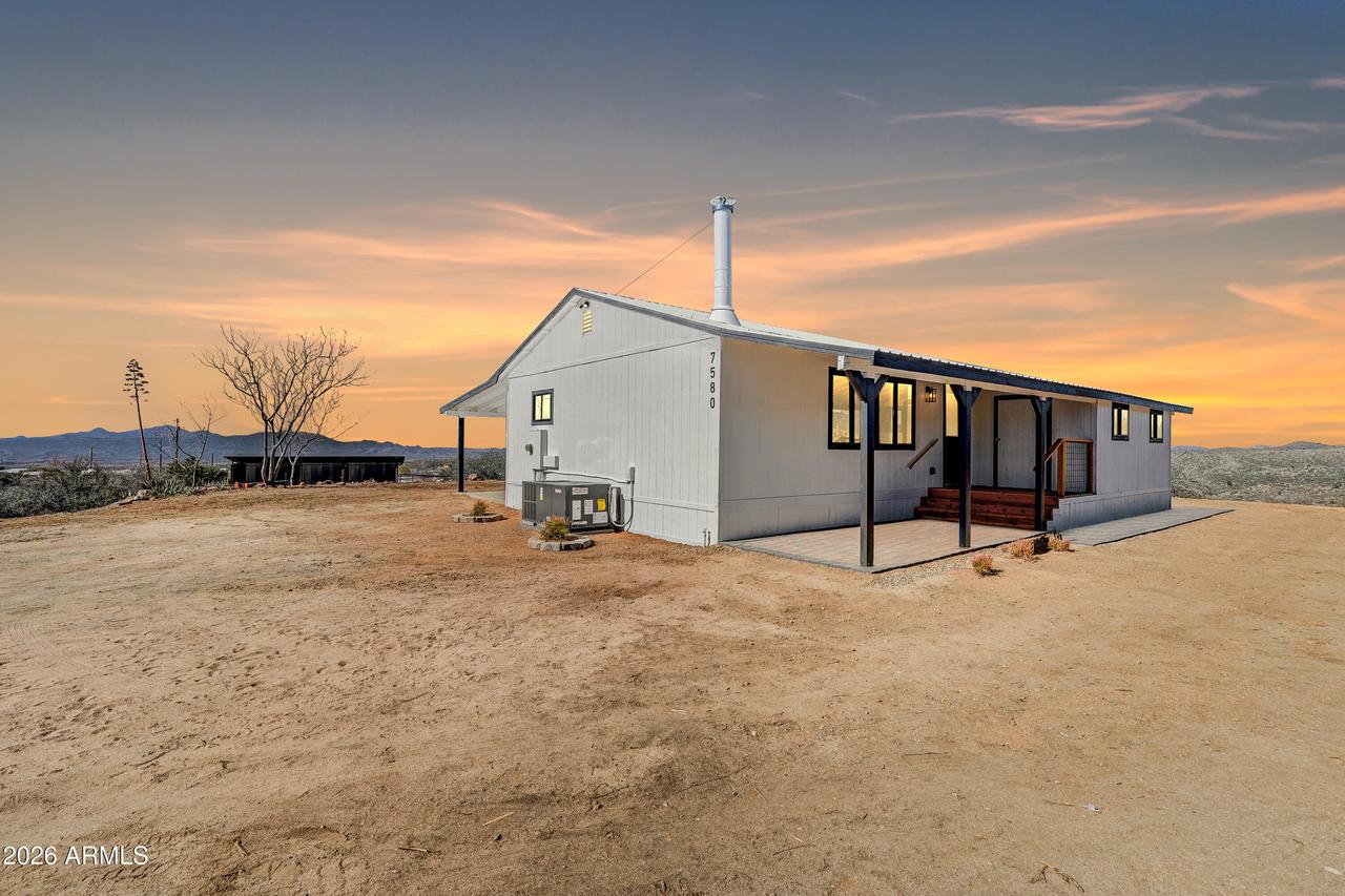 7580 W Lowell Dr., Kirkland, AZ 86332