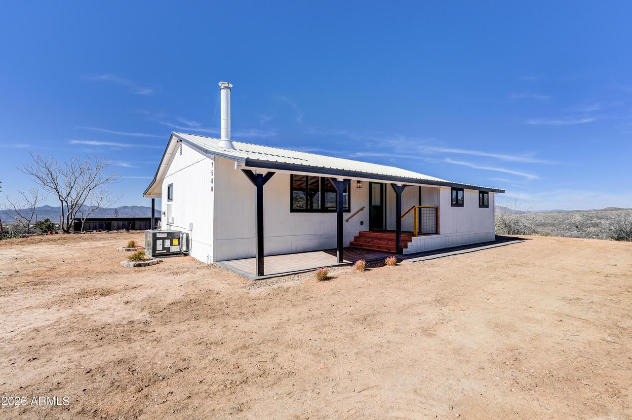 7580 W Lowell Dr., Kirkland, AZ 86332