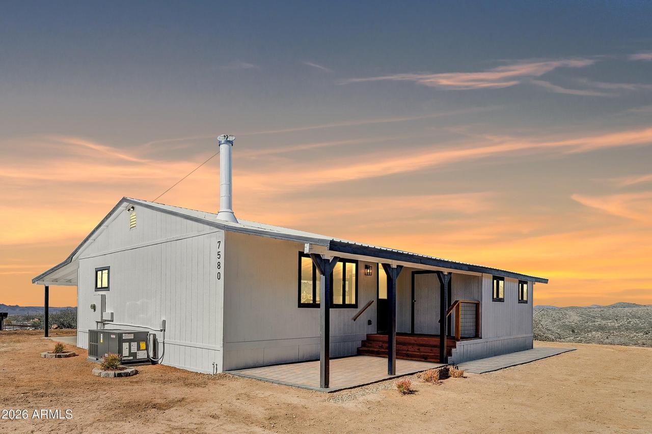 7580 W Lowell Dr., Kirkland, AZ 86332