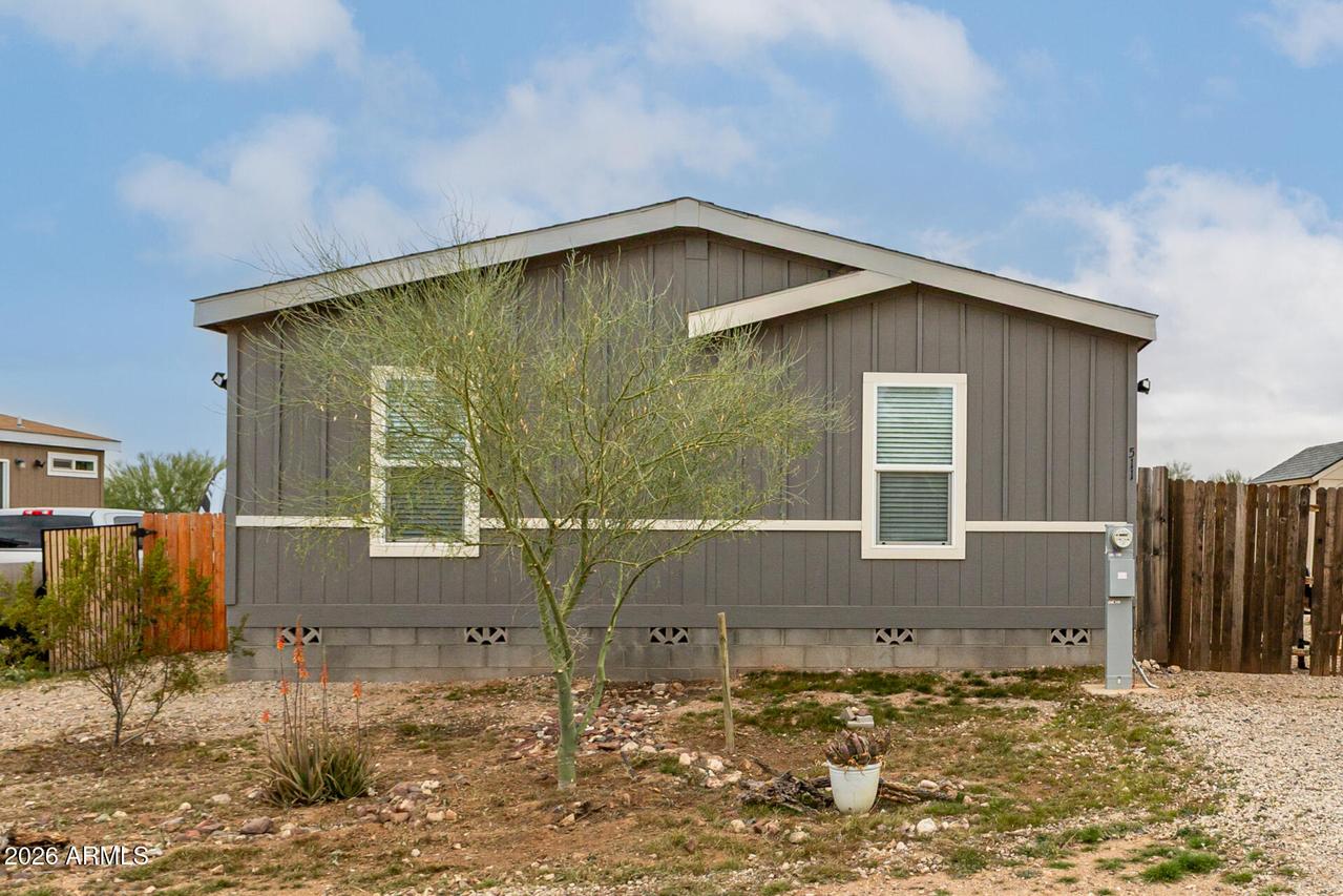 511 W Claessens Dr., Morristown, AZ 85342