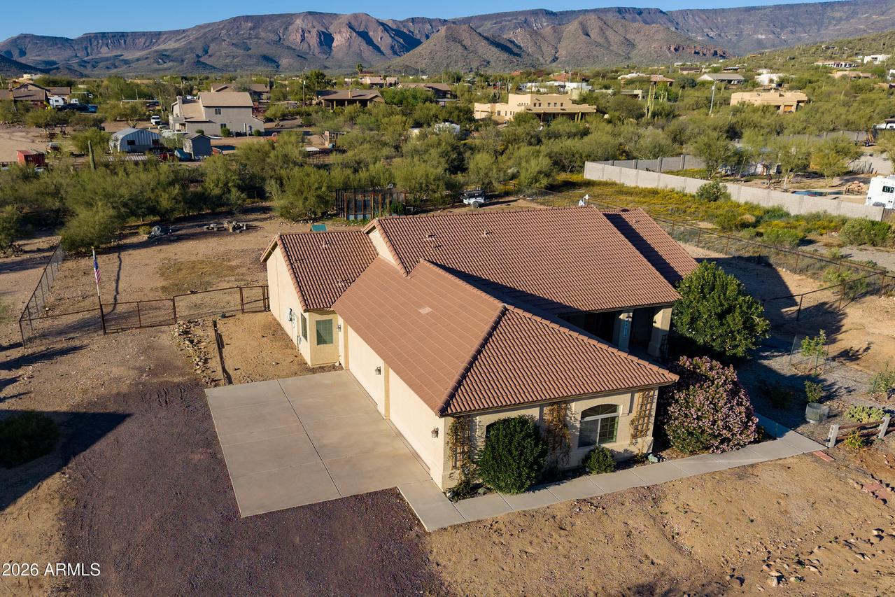 44614 N 20th St., New River, AZ 85087