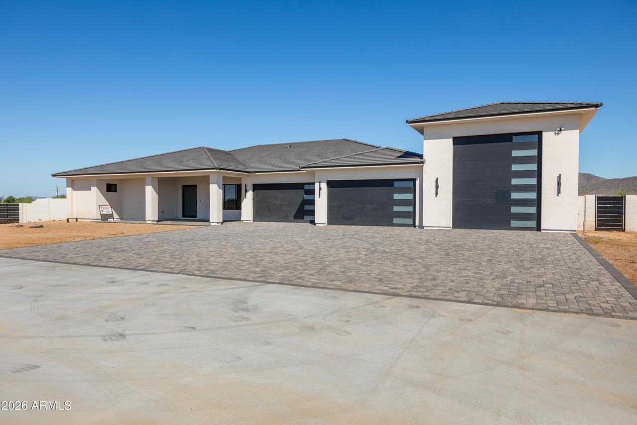 1658 E New River Rd., Phoenix, AZ 85086