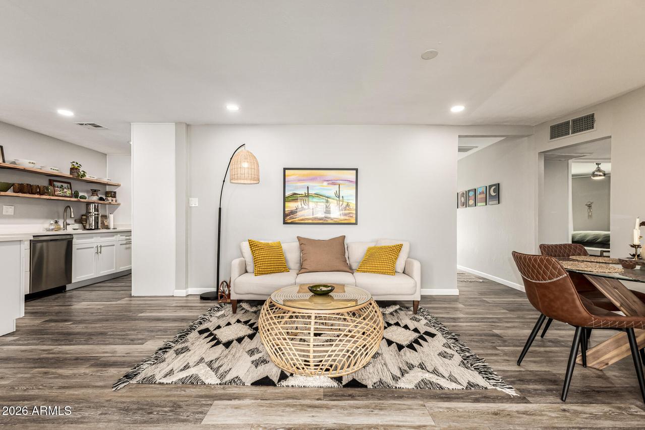 620 E Encanto Dr., Tempe, AZ 85281