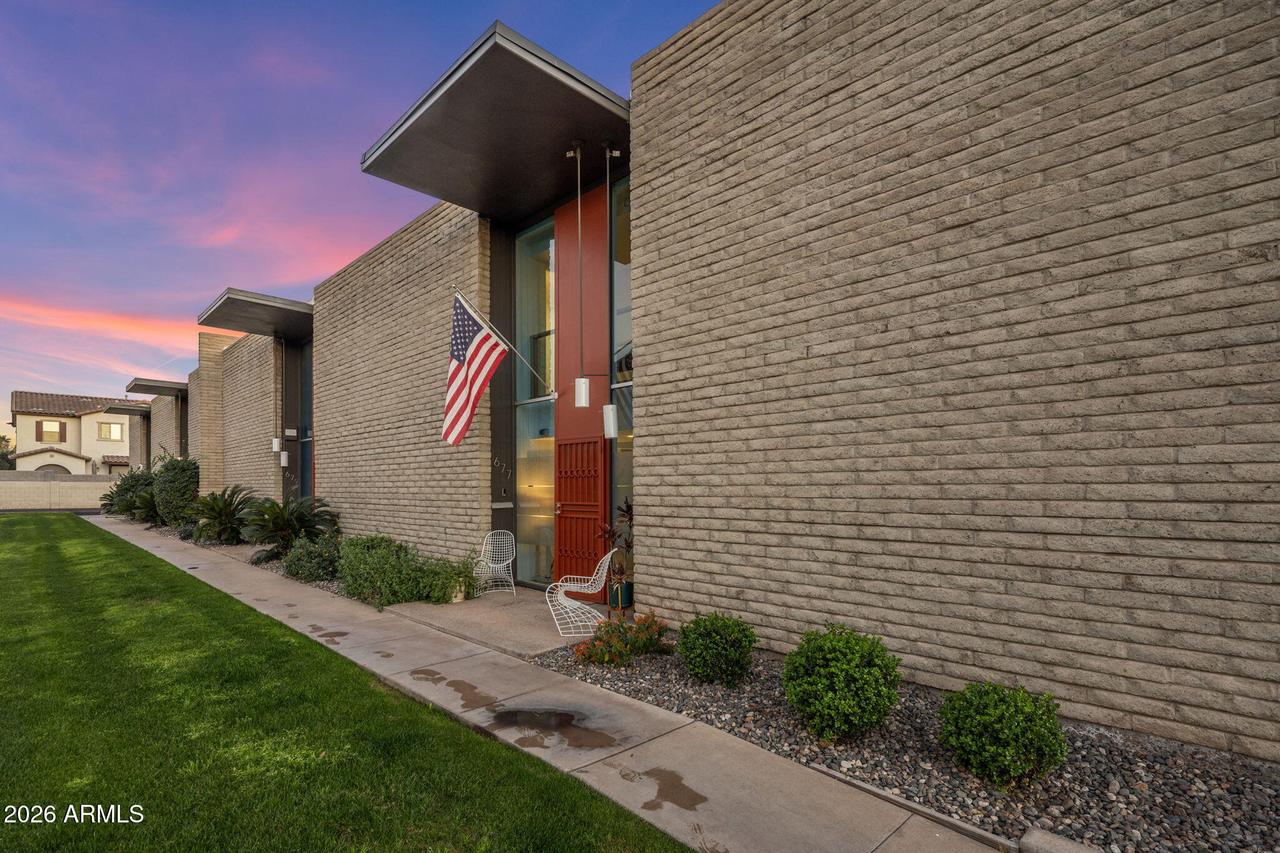 1677 E Maryland Ave., Phoenix, AZ 85016