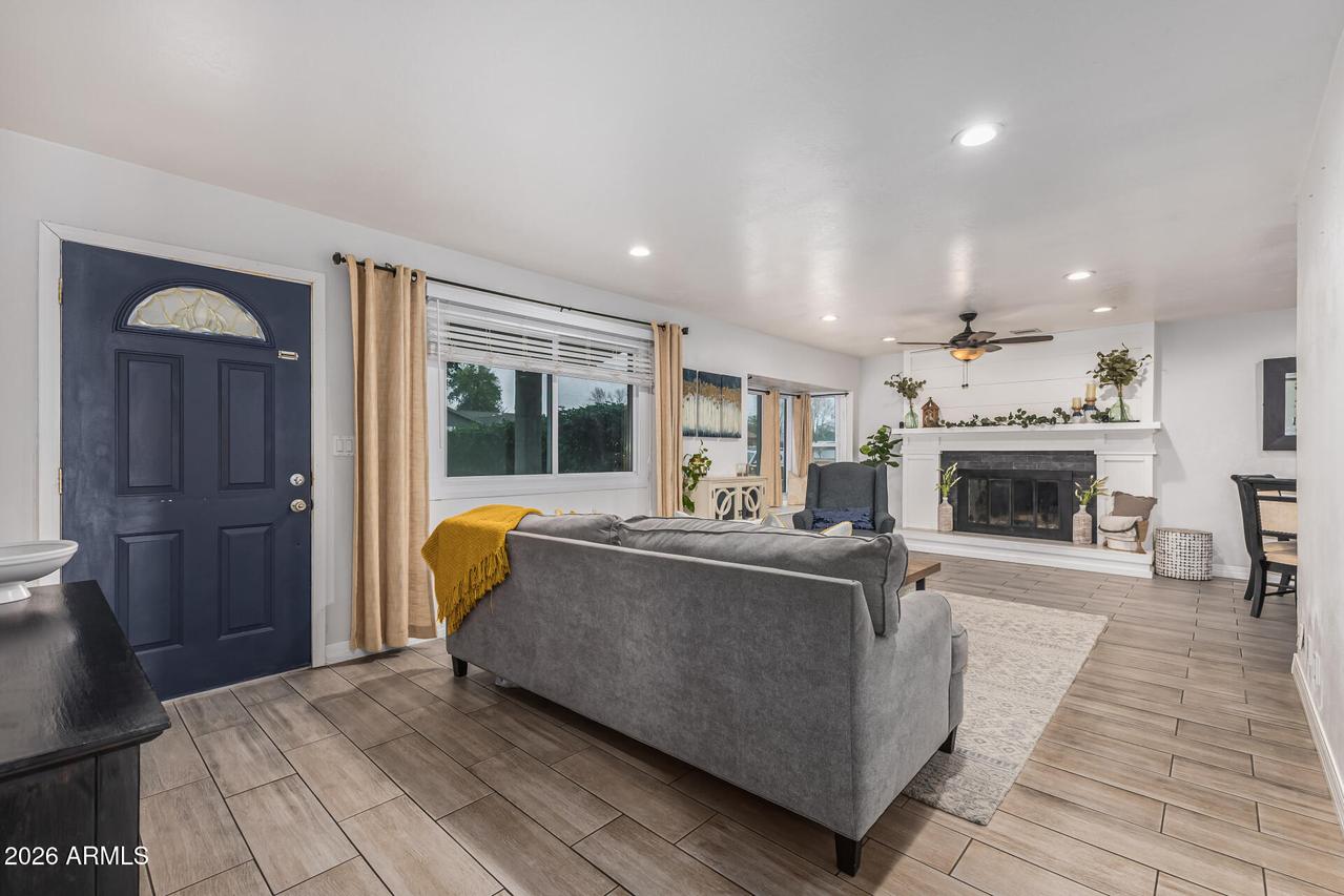 3313 W Surrey Ave., Phoenix, AZ 85029