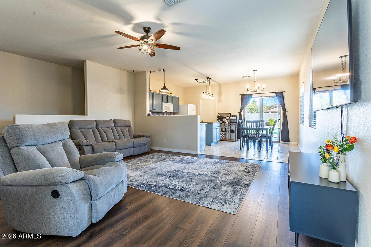 1006 E Renegade Tr., San Tan Valley, AZ 85143