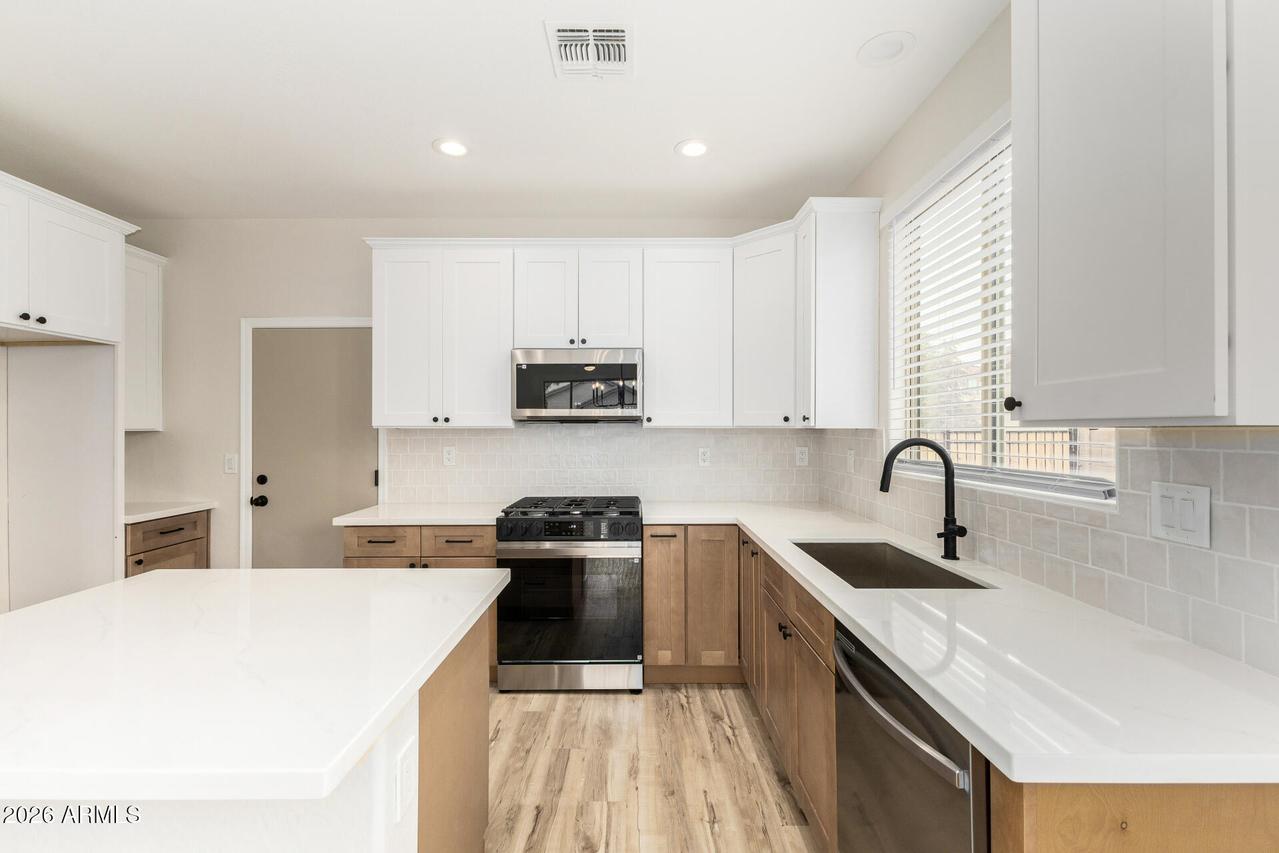 39912 N Thunder Hills Ln., Phoenix, AZ 85086