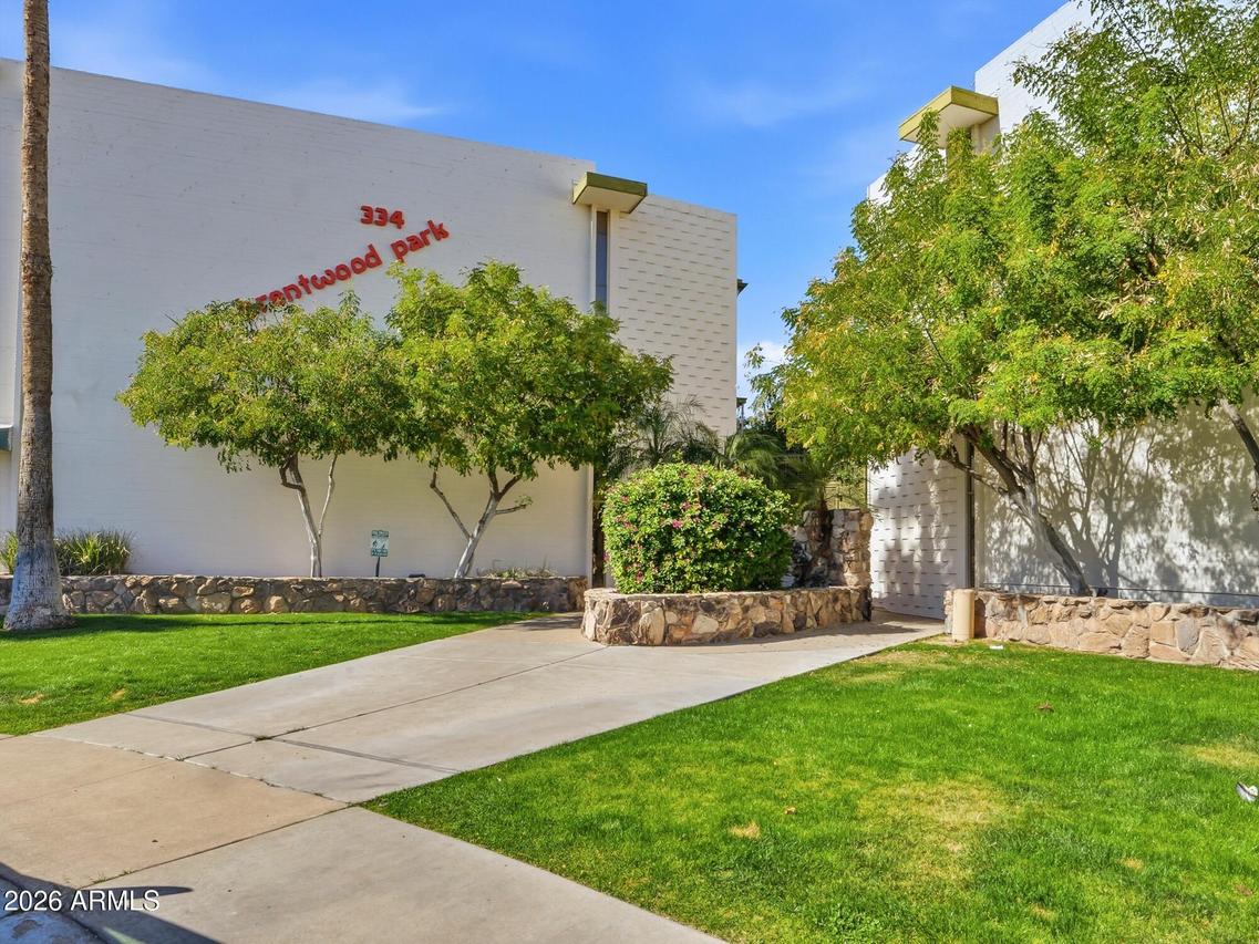 334 W Medlock Dr. #A101, Phoenix, AZ 85013