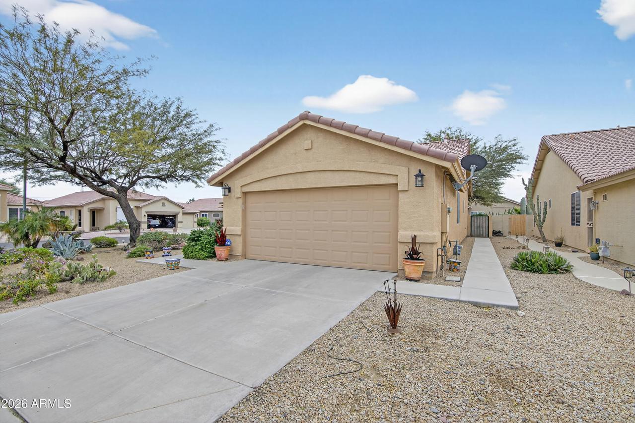 11651 W Flycatcher Ct., Surprise, AZ 85378
