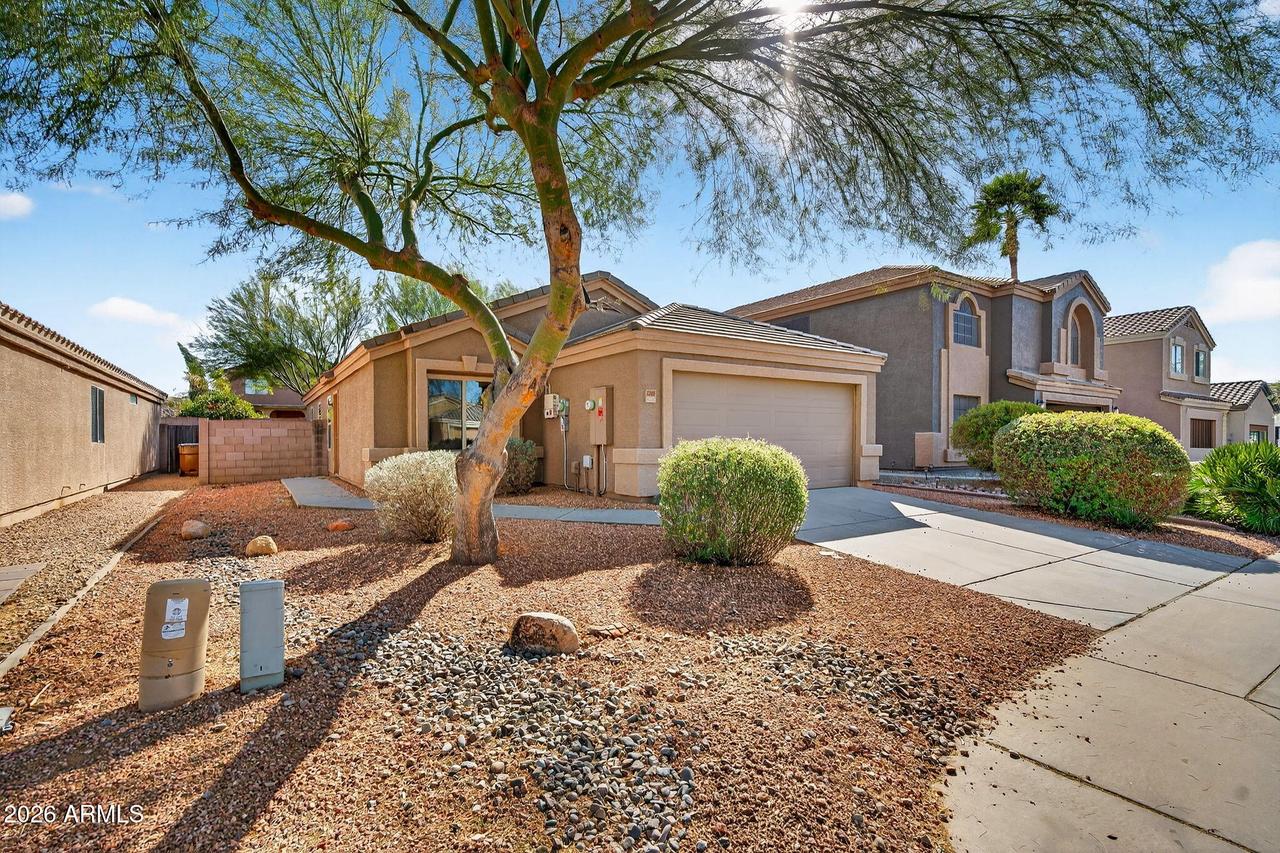 2269 W Silver Creek Ln., San Tan Valley, AZ 85144