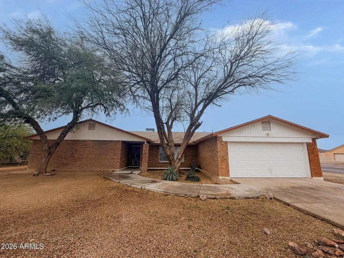 10591 W Alsdorf Rd., Arizona City, AZ 85123