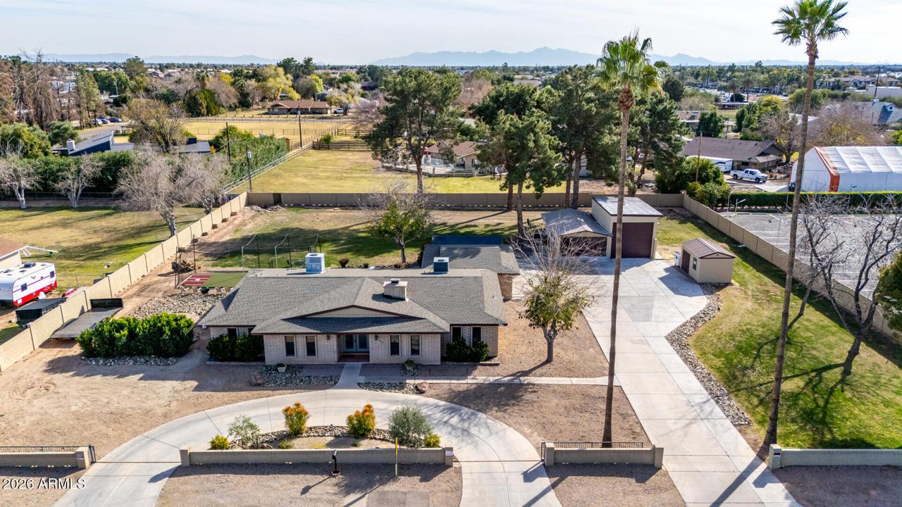 8201 W Country Gables Dr., Peoria, AZ 85381