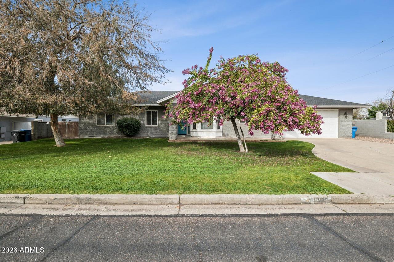 702 W Why Worry Ln., Phoenix, AZ 85021