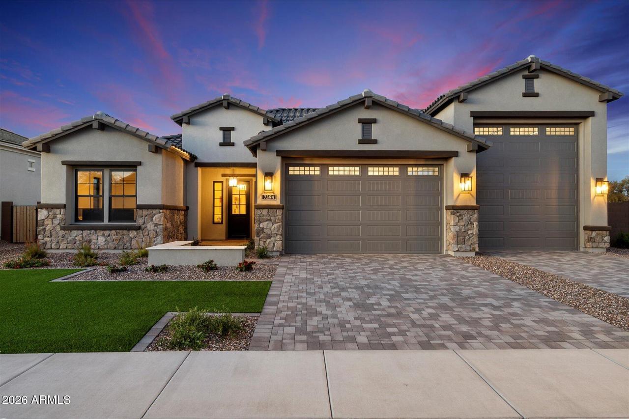 7394 W Lisbon Ln., Peoria, AZ 85381