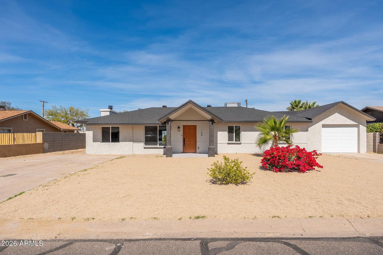 108 E Monte Way, Phoenix, AZ 85042