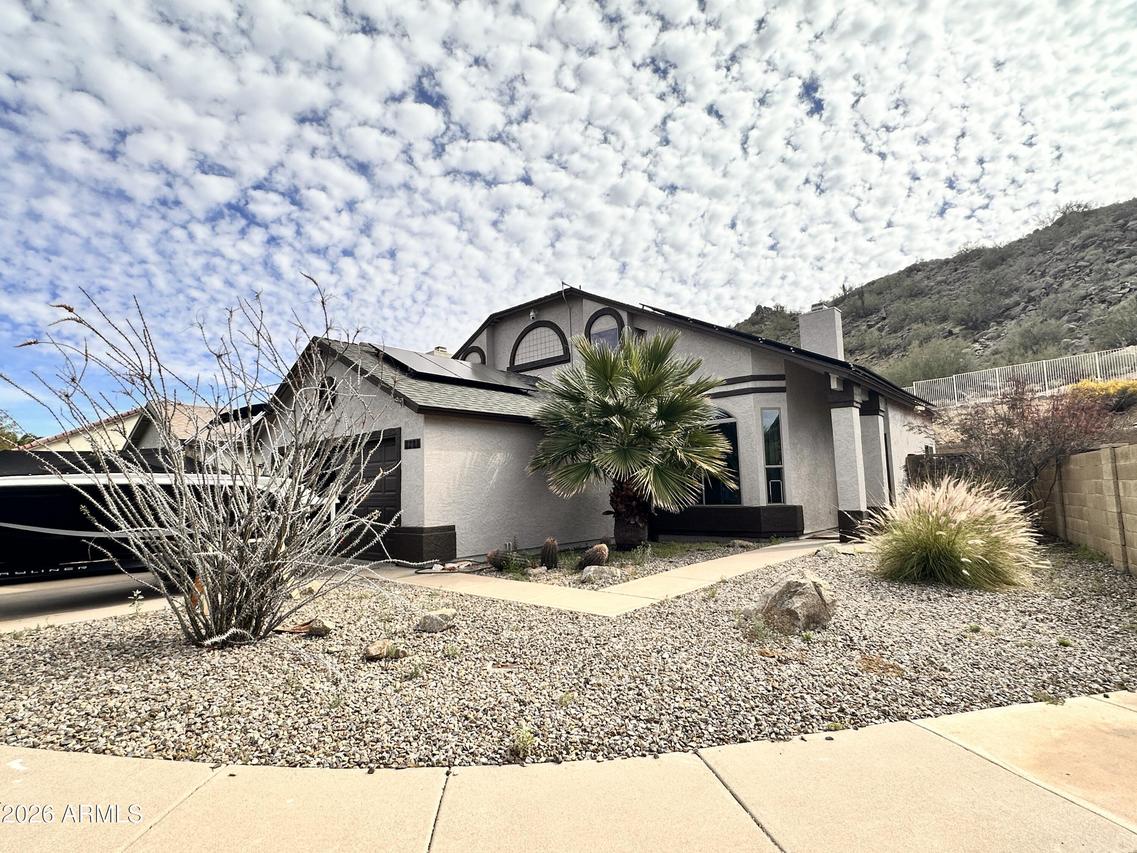 1711 E Behrend Dr., Phoenix, AZ 85024