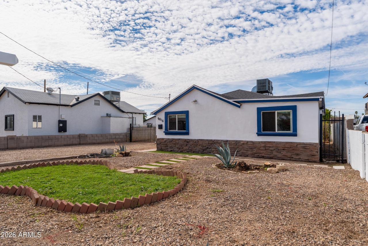 9616 N 11th Ave., Phoenix, AZ 85021