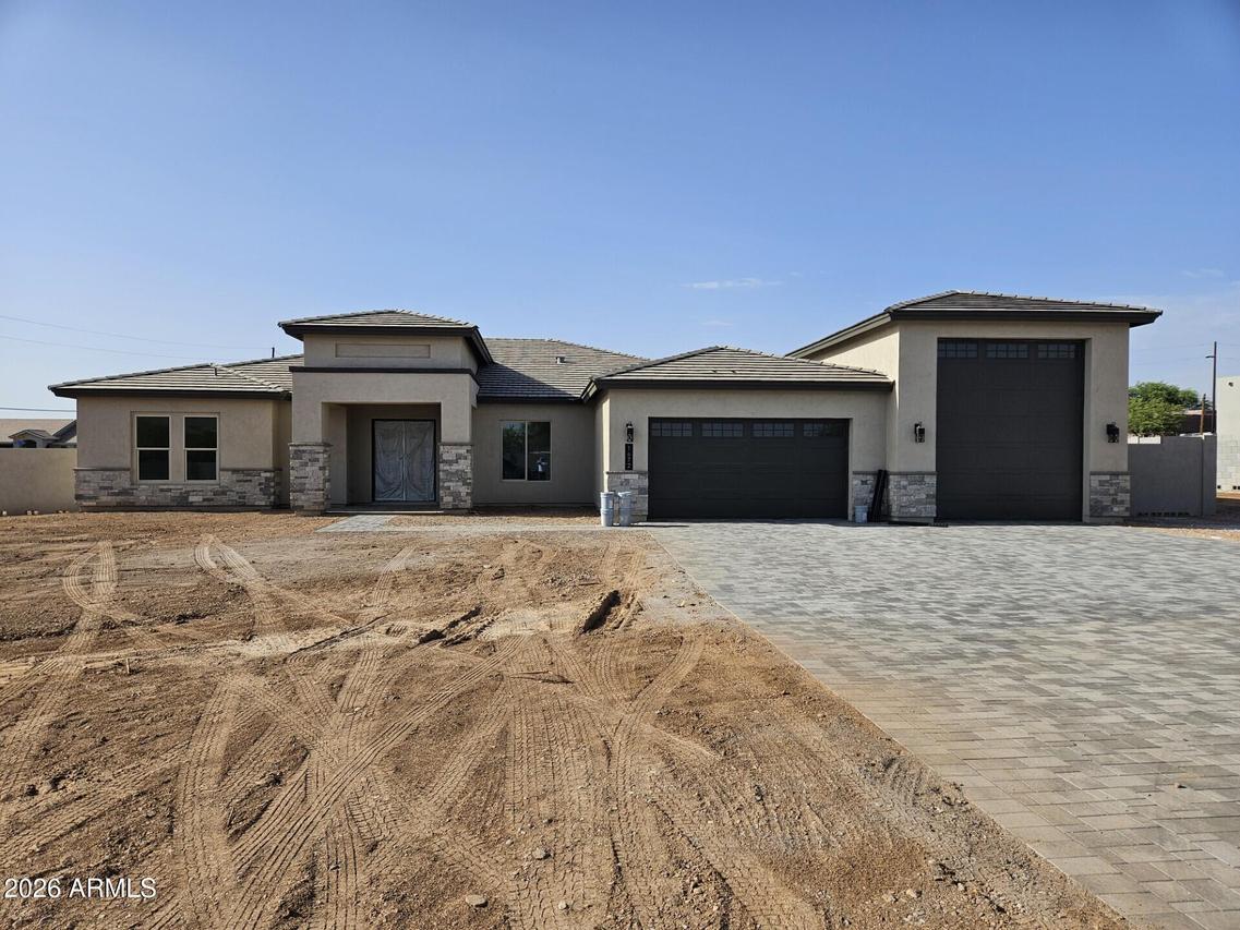 1672 W Lavitt Ln., Phoenix, AZ 85086