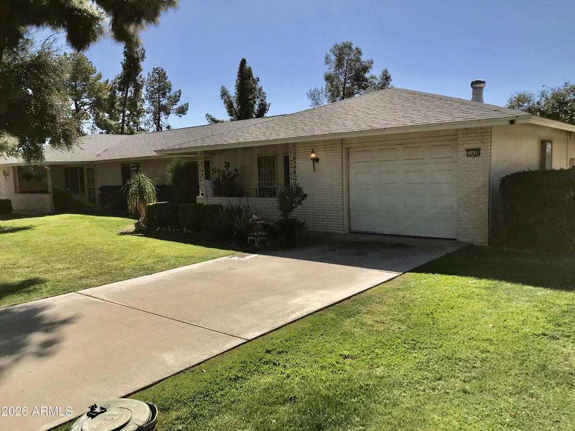 15430 N Lakeforest Dr., Sun City, AZ 85351