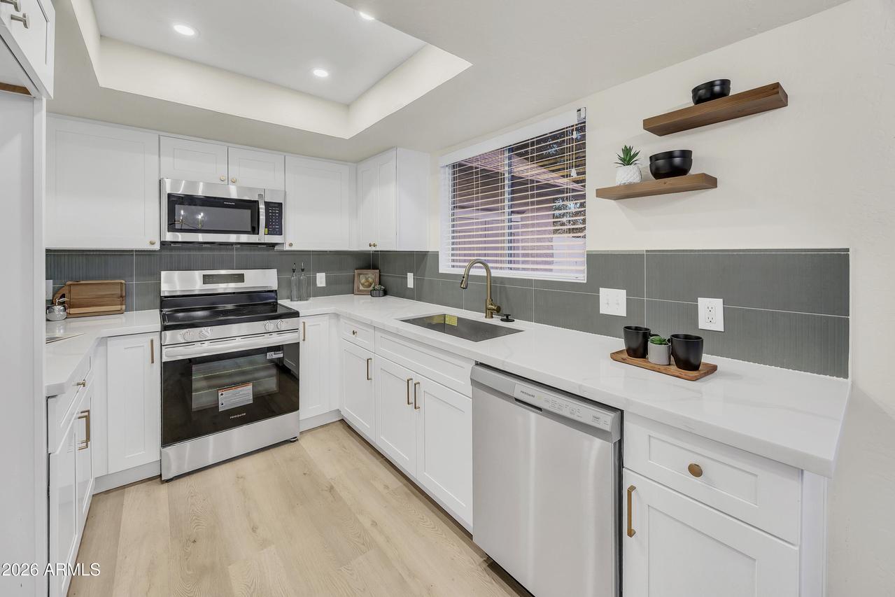 4821 W Loma Ln., Glendale, AZ 85302