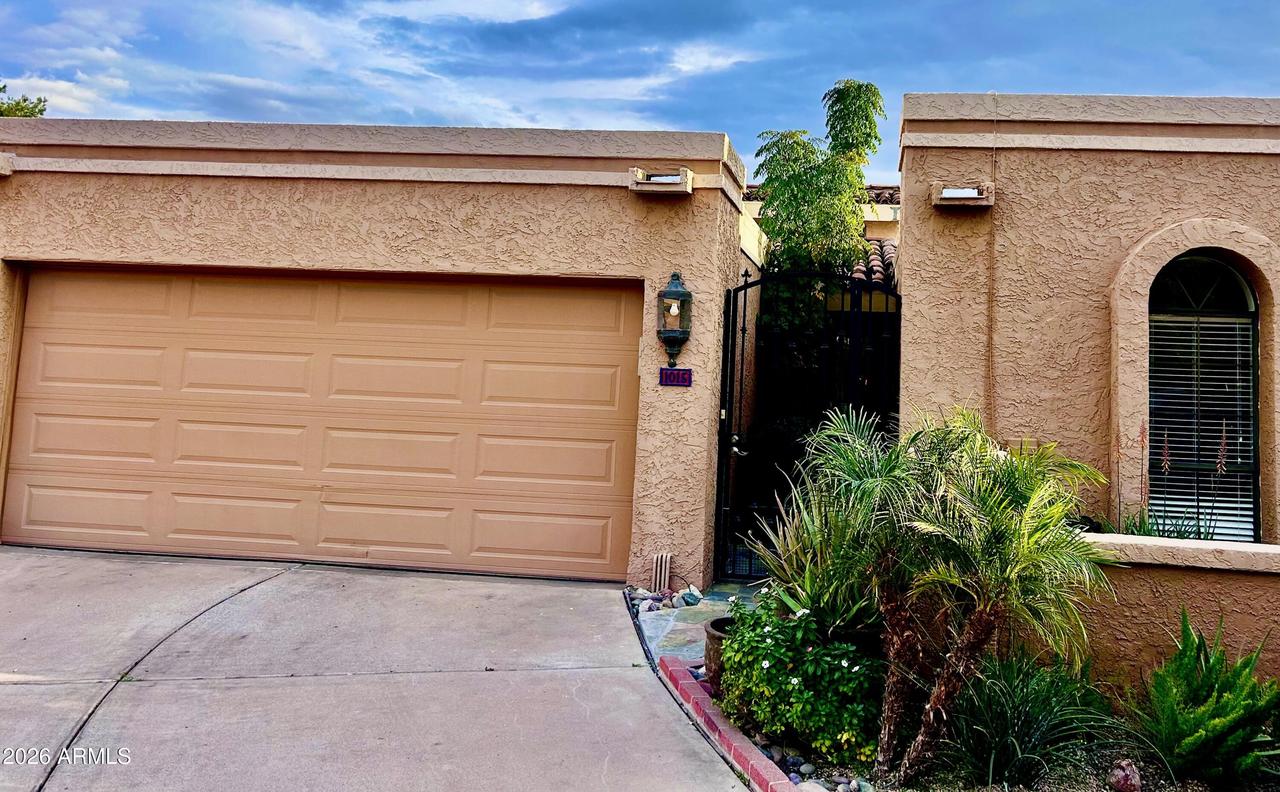 1015 E Becker Ln., Phoenix, AZ 85020